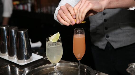 295708_Foto barman referencia AFP