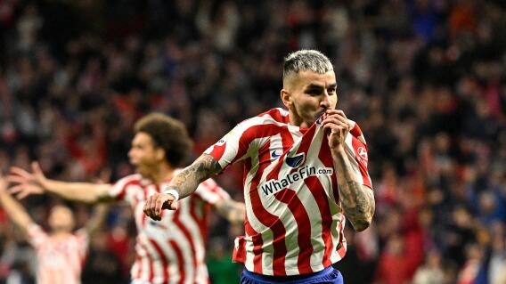 Ángel Correa y un festejo con el Atlético de Madrid frente al Betis, en la Liga de España.  Ángel Correa y un festejo con el Atlético de Madrid frente al Betis, en la Liga de España.