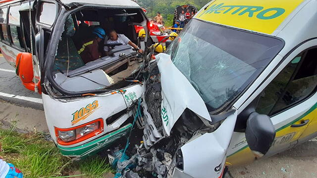 Veinticinco heridos deja accidente entre 2 buses de transporte intermunicipal que chocaron de frente