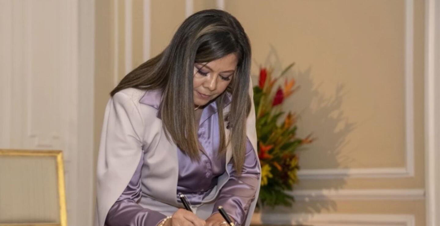 Luz Adriana Camargo se posesionó como nueva fiscal general de Colombia