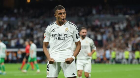 Kylian Mbappé celebra con el Real Madrid Kylian Mbappé celebra con el Real Madrid