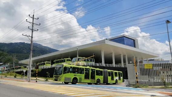 FOTO REFERENCIA METROLÍNEA.jpg FOTO REFERENCIA METROLÍNEA.jpg