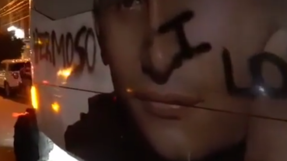 357264_Carro_Hebert Vargas_con_grafitis