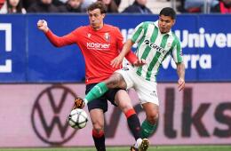 Juan Camilo 'Cucho' Hernández en Osasuna vs. Betis por la Liga de España.