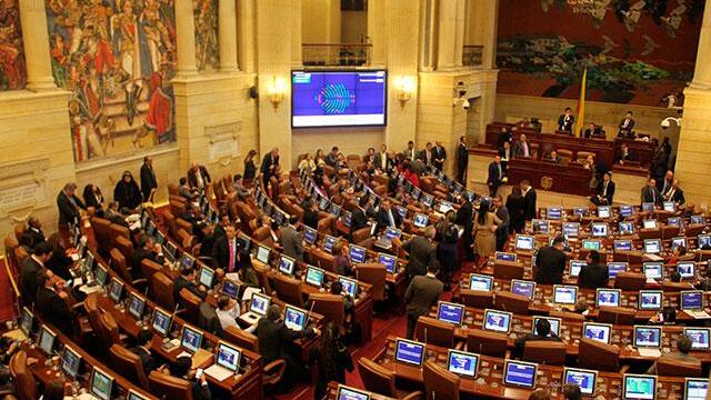 Duro debate en Cámara por proyecto que modifica la contratación pública y la ley de infraestructura Duro debate en Cámara por proyecto que modifica la contratación pública y la ley de infraestructura