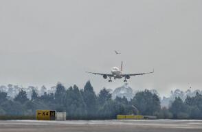 Satena aumenta vuelos entre Bogotá-Villavicencio por paro de camioneros Satena aumenta vuelos entre Bogotá-Villavicencio por paro de camioneros
