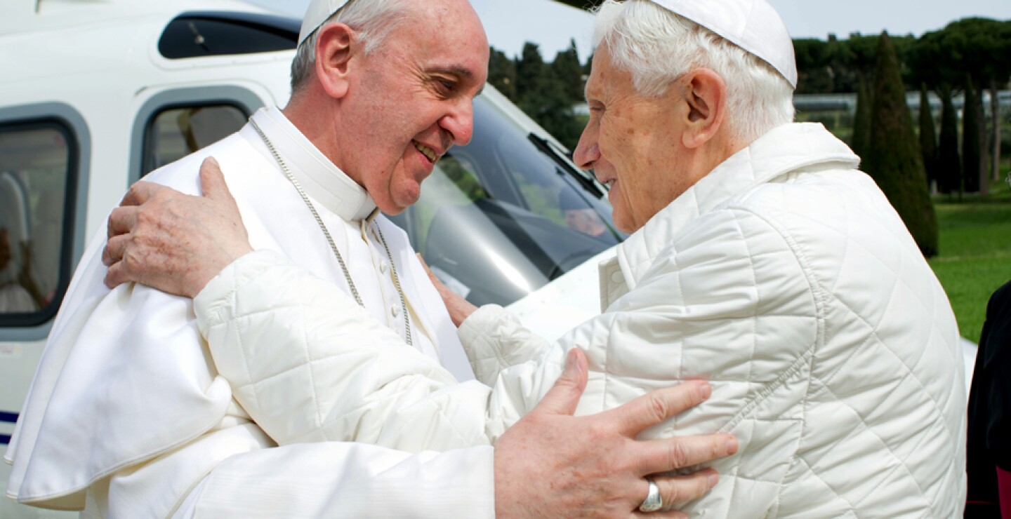 Sin embargo, con el más fino humor gaucho, Bergoglio remataría, tres días después: “Que Dios os perdone por lo que habéis hecho", le dijo a los cardenales que lo eligieron, durante una cena en la residencia de Santa Marta.