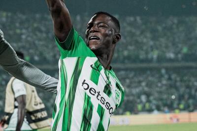 Marino Hinestroza, delantero de Atlético Nacional, celebra su gol contra América de Cali, en la Copa BetPlay 2024 Marino Hinestroza, delantero de Atlético Nacional, celebra su gol contra América de Cali, en la Copa BetPlay 2024