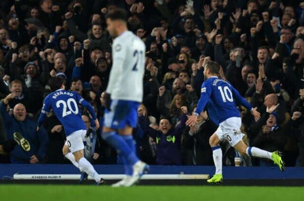 292146_evertoncelebra241118afpe.jpg