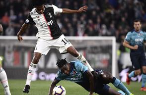 335753_Duván Zapata y Juan Guillermo Cuadrado, en acción de juego