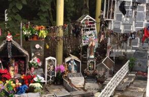 La tumba de Omayra Sánchez La tumba de Omayra Sánchez