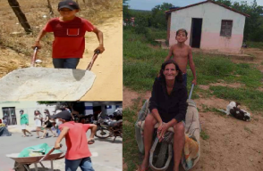 Niño que trabaja para ayudar a su mamá 