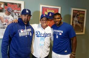 169832_carlos-vives-dodgers.jpg