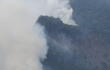 Voraz incendio forestal amenaza al Cerro de Barco reserva forestal, en El Peñón, Santander. jpg
