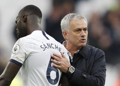 349054_BLU Radio // Mourinho y Dávinson Sánchez // Foto: AFP