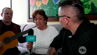 Alzate encontró a la adulta mayor que le robaron una flor del Día de la Madre.