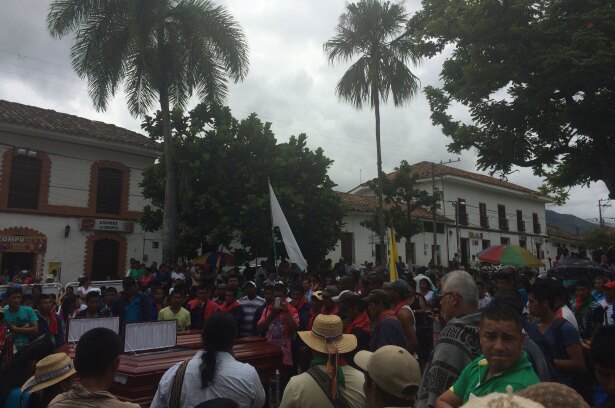 500 indígenas marcharon en Caloto por asesinato de dos de sus miembros