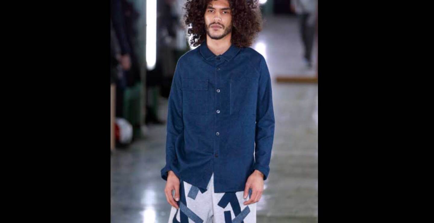 En el programa de las colecciones masculinas otoño-invierno 2016-2017, junto a los grandes nombres cohabitan marcas más jóvenes, con cuatro debutantes en la pasarela parisina (Avoc, OAMC, los japoneses Christian Dada y White Mountaineering). P