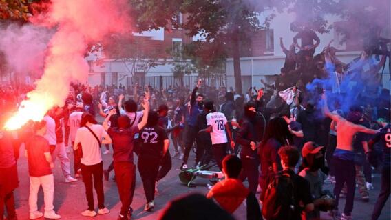 Hinchas del PSG en las calles. Hinchas del PSG en las calles.