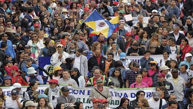 Maestros en paro hace 11 días anuncian nueva marcha para este martes