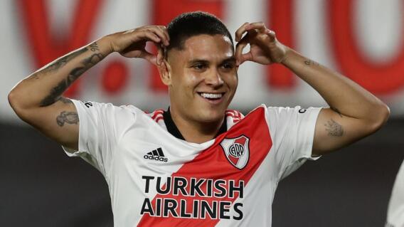 Juan Fernando Quintero vuelve a vestirse con los colores de River Plate. Juan Fernando Quintero vuelve a vestirse con los colores de River Plate.