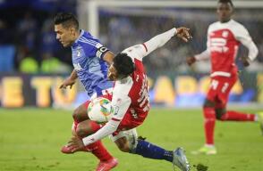 Falcao García en acción de juego en Millonarios vs. Santa Fe por cuandrangulares. 