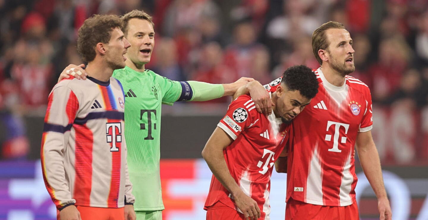 Manuel Neuer junto a Luis Díaz y otros compañeros del Bayern Múnich.