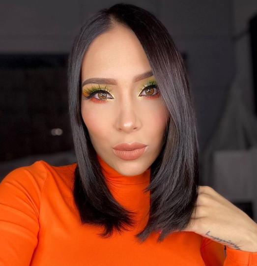 Luisa Fernanda W enfocó sus atractivas y agresivas ‘pompas’ en