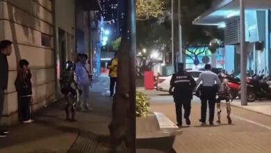 Robot causó que mujer fuera hospitalizada tras un susto cuando estaba en la calle: "Se sobresaltó"