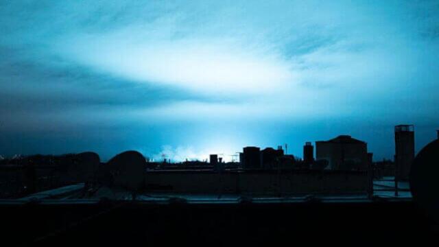 ¿Invasión extraterrestre? Luces azules se tomaron el cielo de Nueva York y esta es la explicación ¿Invasión extraterrestre? Luces azules se tomaron el cielo de Nueva York y esta es la explicación