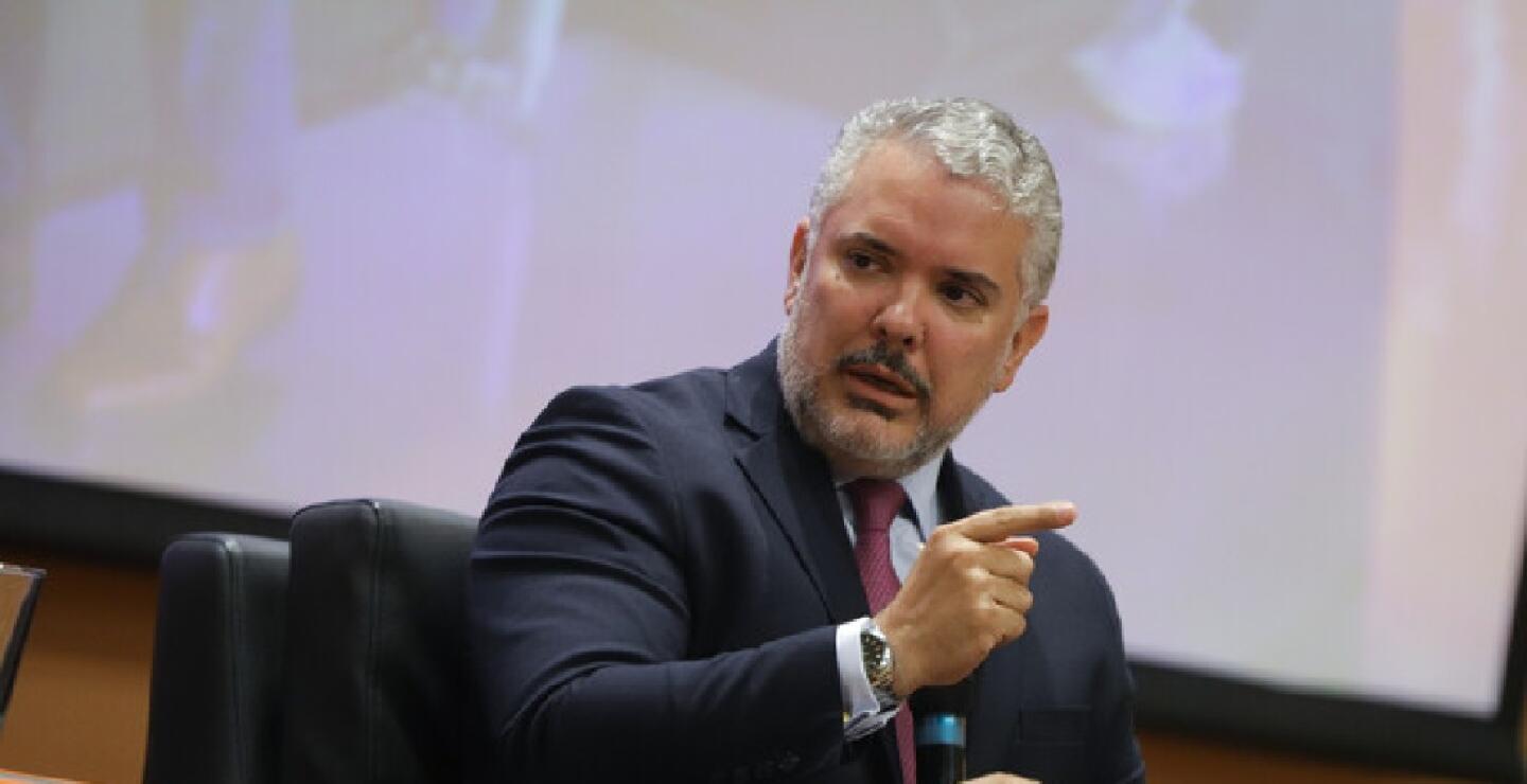 Duque calificó de “mentira” y “falacias” los señalamientos de Petro sobre el proceso de paz