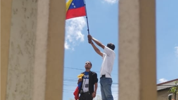 333071_manifestantes.png