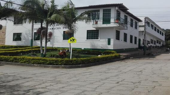 357767_BLU Radio. Colegio Barbosa, Santander / Foto:Suministrada