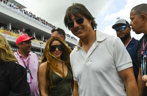 Tom Cruise y Shakira en el Gran Premio de Miami de F1. Tom Cruise y Shakira en el Gran Premio de Miami de F1.