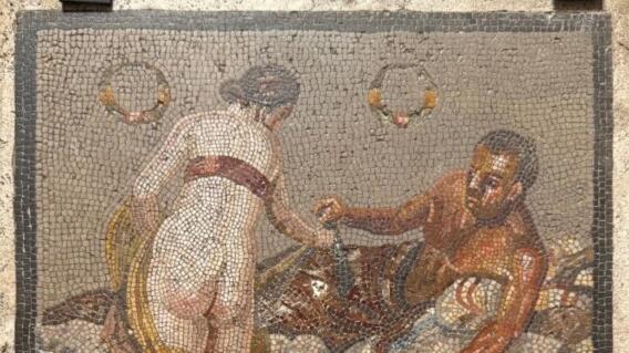 Pompeya recupera un mosaico romano del siglo I a.C. robado durante la II Guerra Mundial Pompeya recupera un mosaico romano del siglo I a.C. robado durante la II Guerra Mundial