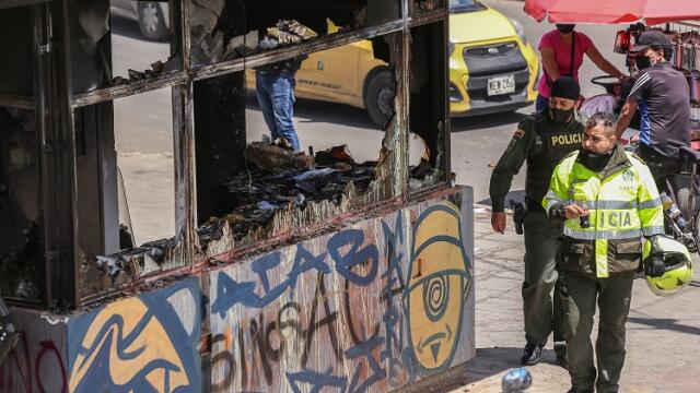Daños y afectaciones por disturbios en diferentes CAI de Bogotá Daños y afectaciones por disturbios en diferentes CAI de Bogotá