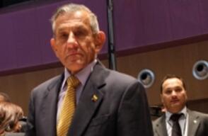 Excanciller Julio Londoño Paredes Excanciller Julio Londoño Paredes