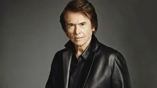 Raphael fue diagnosticado con un delicado tipo de cáncer.