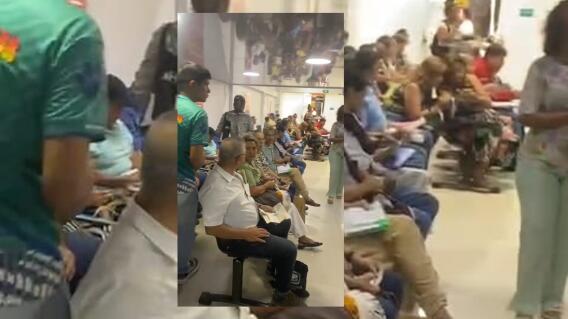 Pacientes exigen entrega de medicamentos en Droguerías de la Nueva EPS en Bucaramanga.