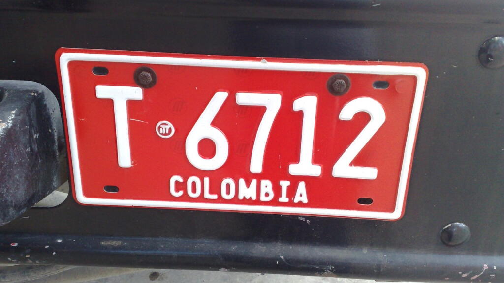 Placas Letras Rojas Qué significan las placas rojas en carros en Colombia, según ...