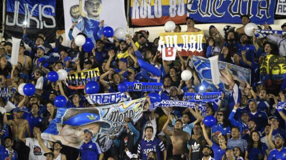 294357_Hinchas Millonarios Argentina 294357_Hinchas Millonarios Argentina