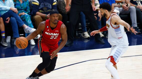 Jimmy Butler durante partido contra los Denver Nuggets por las Finales de la NBA Jimmy Butler durante partido contra los Denver Nuggets por las Finales de la NBA