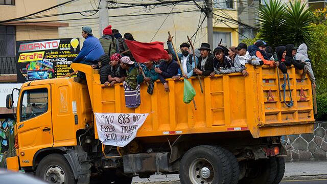 Indígenas se toman Quito en vísperas de gran protesta contra el gobierno de Lenín Moreno Indígenas se toman Quito en vísperas de gran protesta contra el gobierno de Lenín Moreno