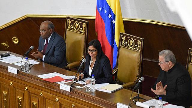Asamblea Constituyente de Venezuela asume competencias del Parlamento