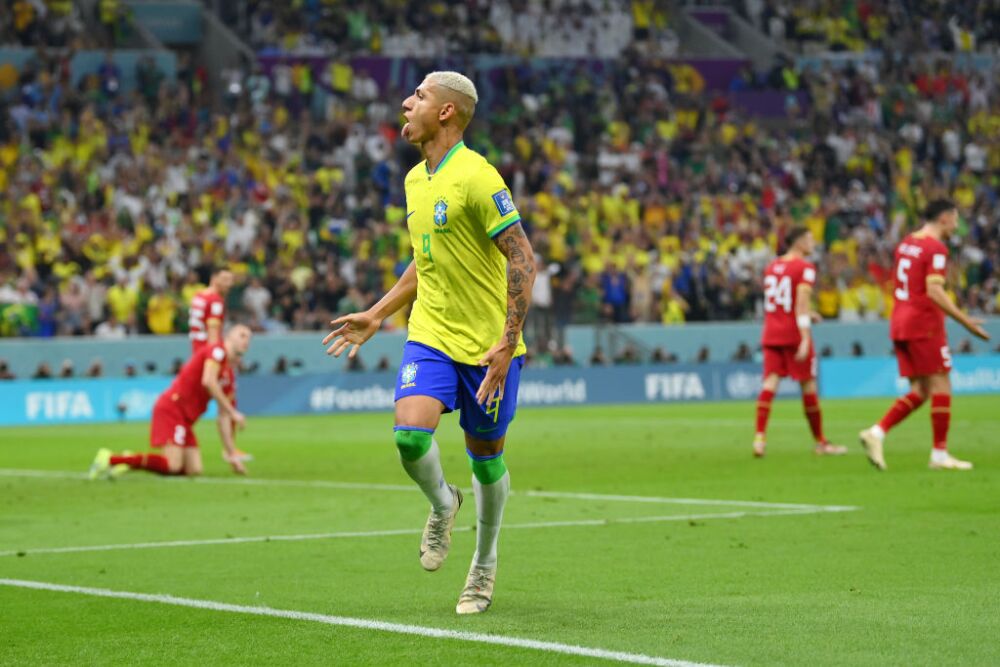 Richarlison, de la Selección de Brasil, celebrando su gol contra Serbia en el Mundial Qatar 2022.