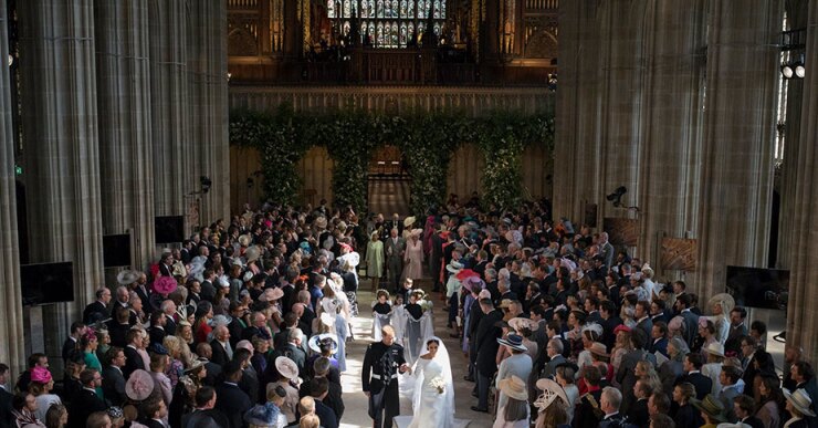 Los recién casados salieron de la capilla de San Jorge precedidos por el 'God Save the Queen'.