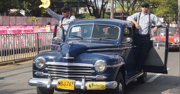25-autos-antiguos-feria-de-cali-2015.jpg