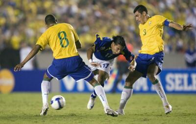 Lúcio (No.3) en Brasil vs. Colombia. Lúcio (No.3) en Brasil vs. Colombia.