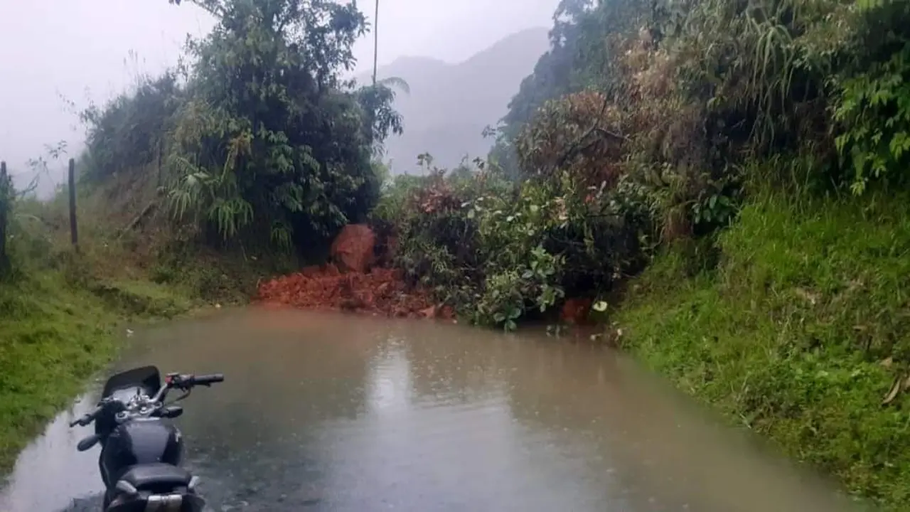 Quibdo Raining Vía Quibdó - Medellín tiene paso a un carril por derrumbes - BluRadio