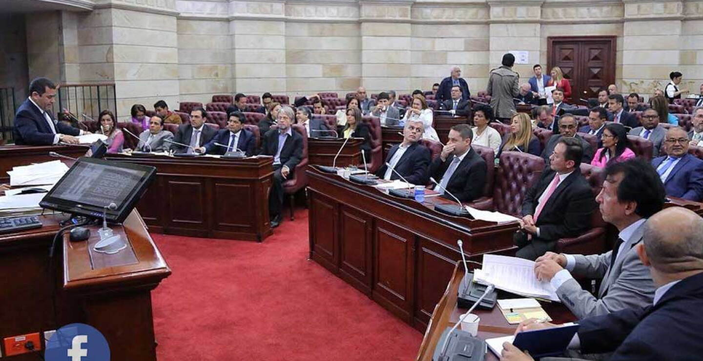 315583_Blu Radio. Senado. Foto: Facebook